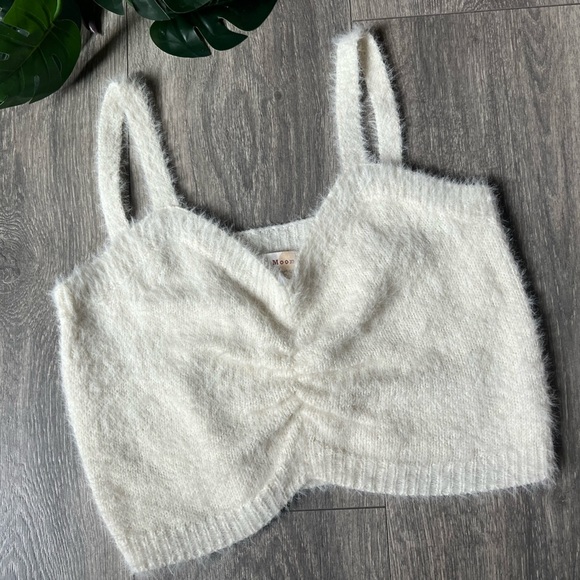 Hazel moon fuzzy cropped cami tank in a creamy white size xs - Picture 1 of 5